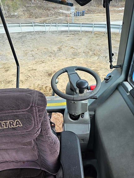 Valtra T190 med underliggende skjær 2007, kr 545 000,-