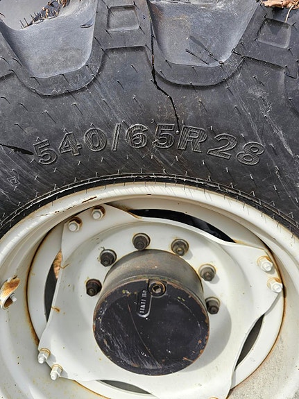 Valtra T190 med underliggende skjær 2007, kr 545 000,-