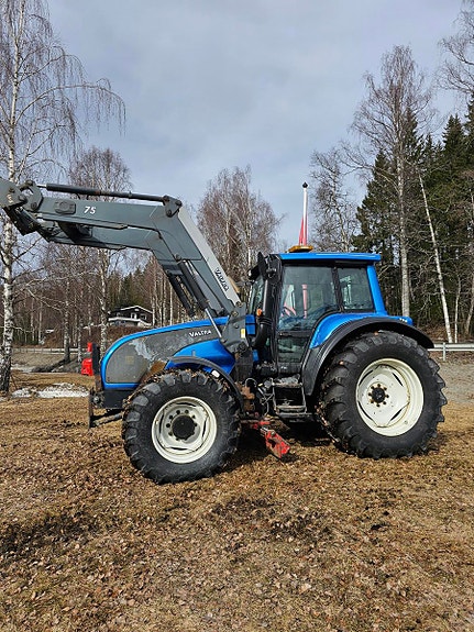 Valtra T190 med underliggende skjær 2007, kr 545 000,-