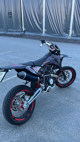 Fantic XMF 125 Performance 4 of 5
