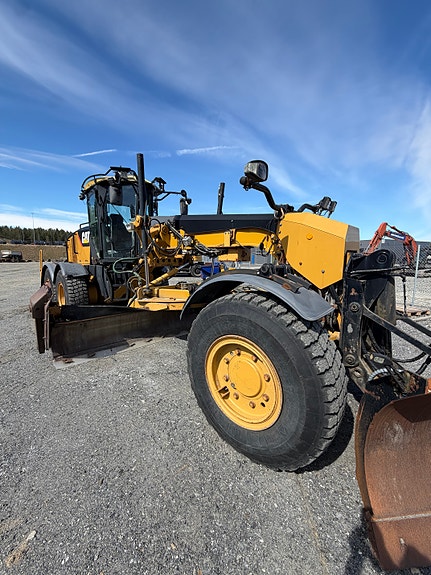 Cat 140M 4 of 15