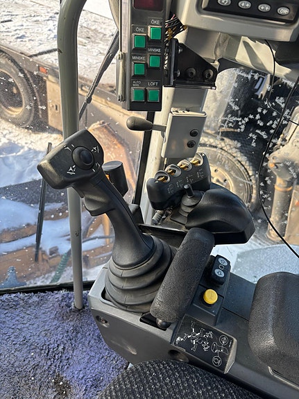 Cat 140M 13 of 15