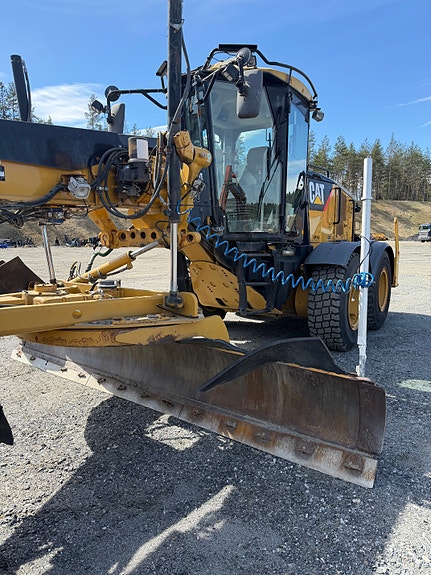 Cat 140M 8 of 15