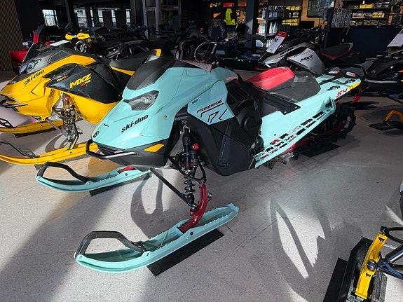 Ski-doo Freeride 850 E-Tec 2 of 3