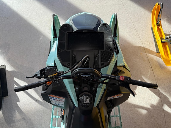 Ski-doo Freeride 850 E-Tec 3 of 3