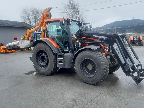 Valtra N175D m/Noremat kantklipper. 2022, kr 1 890 000,-