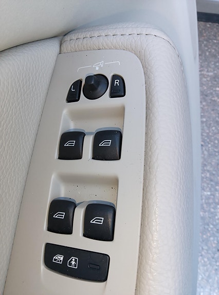 Volvo XC60 27 of 30