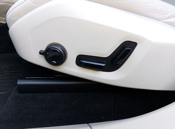 Volvo XC60 28 of 30