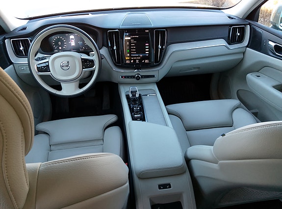 Volvo XC60 18 of 30