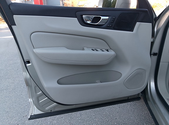 Volvo XC60 26 of 30
