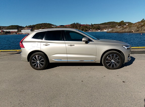 Volvo XC60 2 of 30