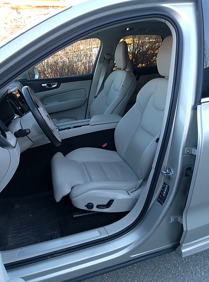 Volvo XC60 17 of 30