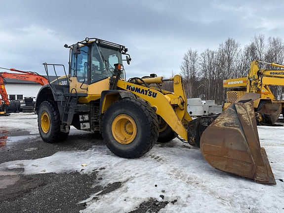 Komatsu WA380 3 of 5