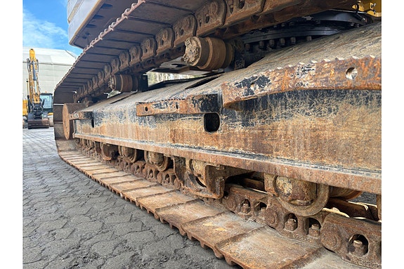Cat 325 27 of 30