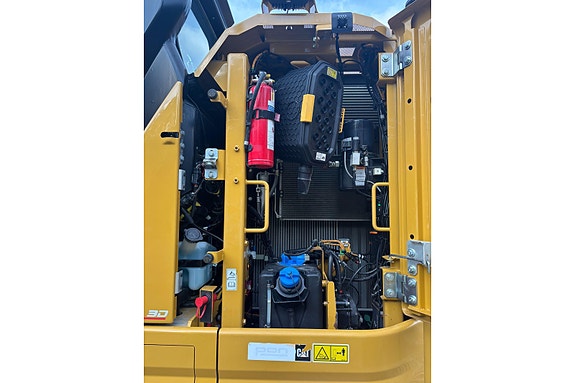 Cat 325 18 of 30