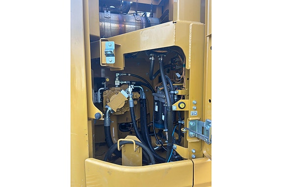 Cat 325 19 of 30