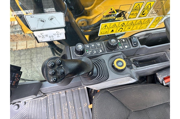 Cat 325 8 of 30