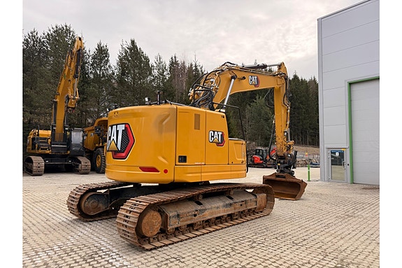 Cat 325 3 of 30