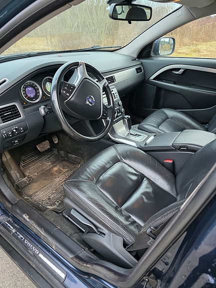 Volvo XC70 16 of 28