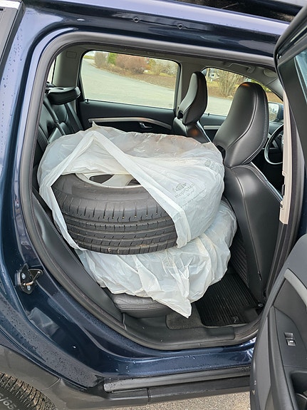 Volvo XC70 12 of 28
