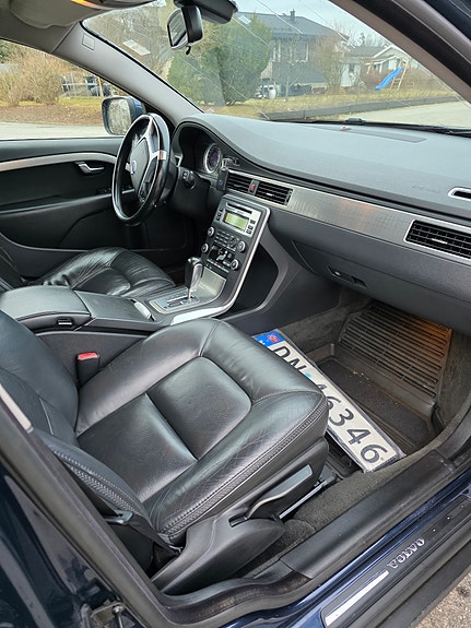 Volvo XC70 8 of 28
