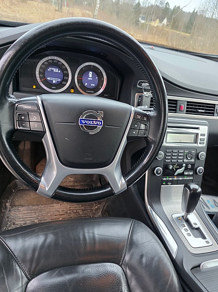Volvo XC70 18 of 28