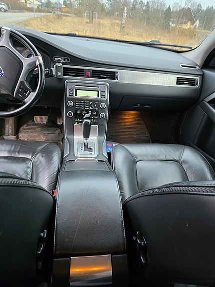 Volvo XC70 17 of 28