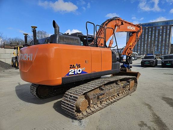Hitachi ZX210LC-6 9 of 30