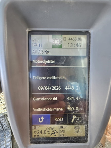 Hitachi ZX210LC-6 15 of 30
