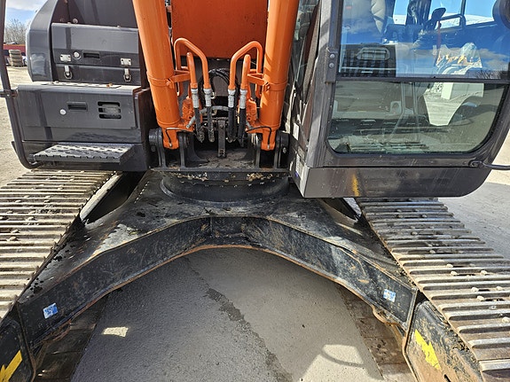 Hitachi ZX210LC-6 21 of 30
