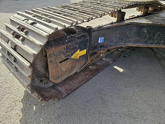 Hitachi ZX210LC-6 27 of 30