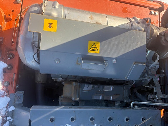 Hitachi ZX210LC-6 24 of 30