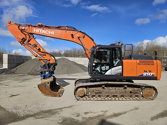 Hitachi ZX210LC-6 4 of 30