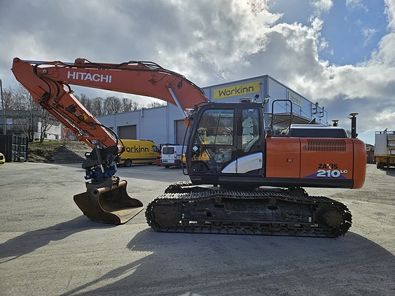 Hitachi ZX210LC-6