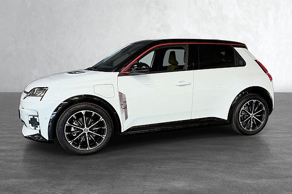 Med sommerhjul på ( vinterhjul medfølger)