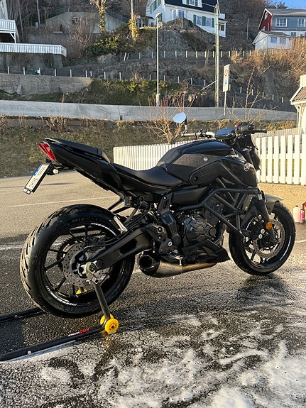 Yamaha MT-07 3 of 5