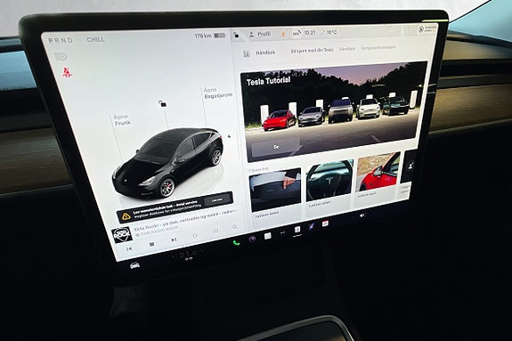 Interaktiv display veileder deg gjennom bilens funksjoner enkelt.