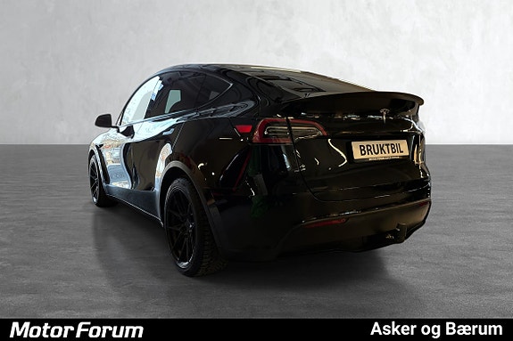 SUV med åpent bagasjerom og praktisk, romslig lasteplass og hengerfeste