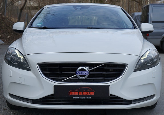 Volvo V40 24 of 30