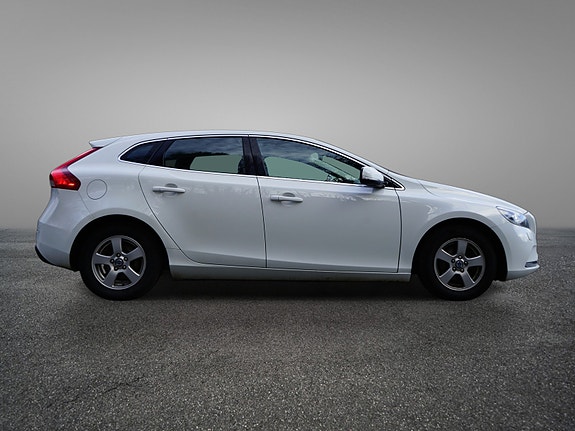Volvo V40 10 of 30