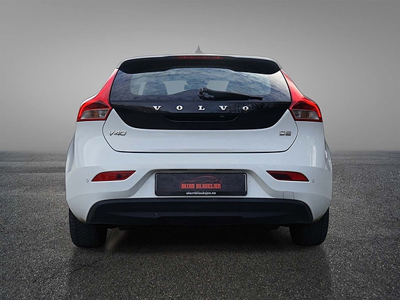 Volvo V40 8 of 30