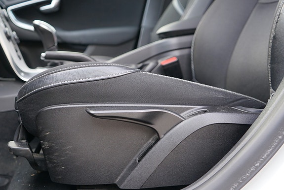 Volvo V40 27 of 30