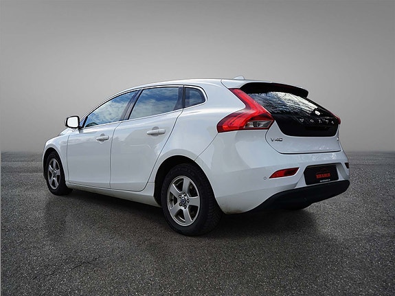 Volvo V40 7 of 30