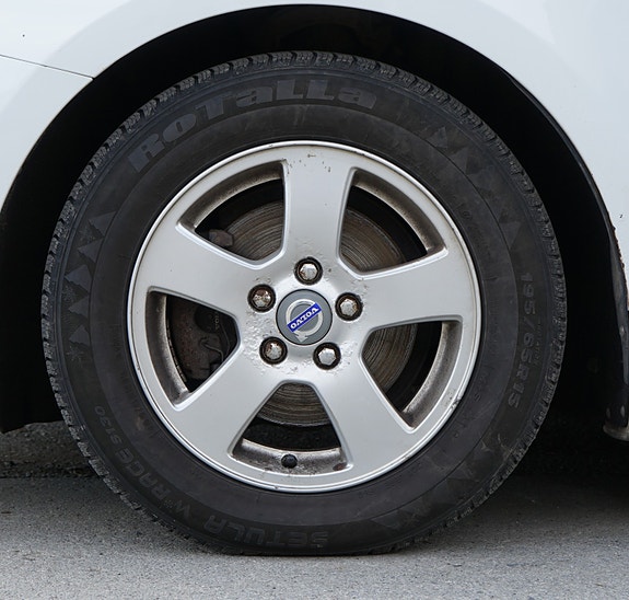 Volvo V40 22 of 30