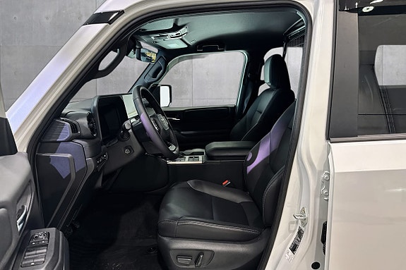 Toyota Land Cruiser 8 of 24