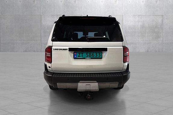 Toyota Land Cruiser 5 of 24