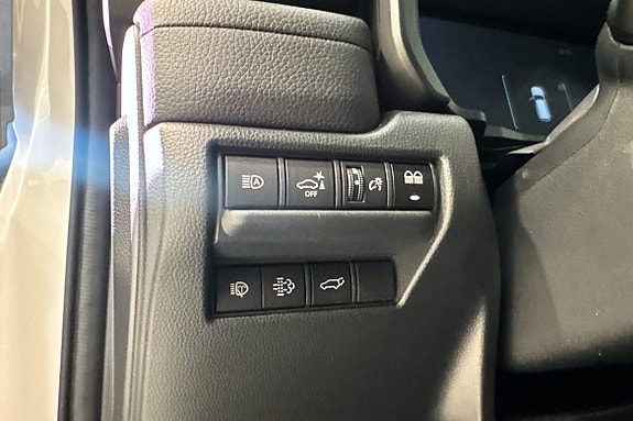Toyota Land Cruiser 18 of 24