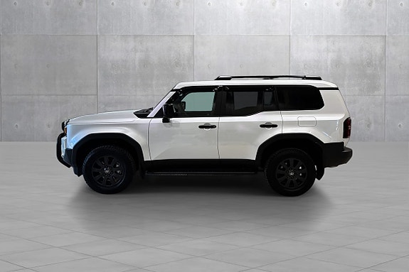 Toyota Land Cruiser 3 of 24