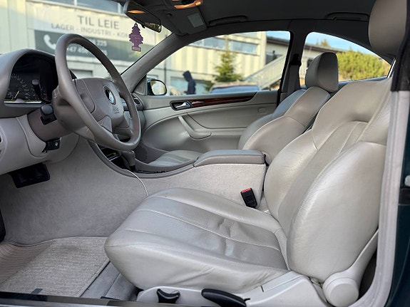 Mercedes-Benz CLK-Klasse 14 of 24