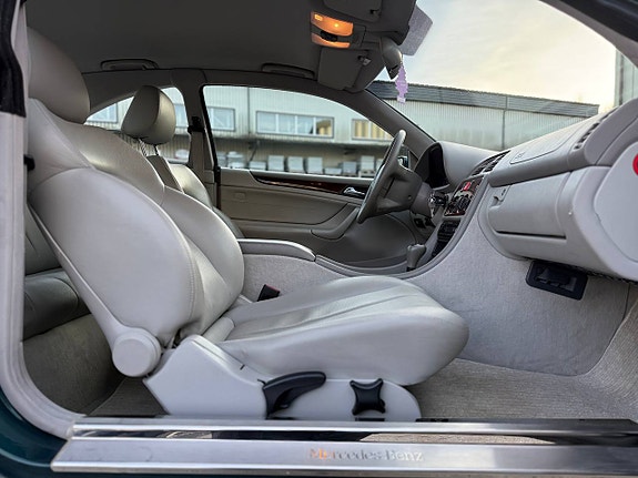 Mercedes-Benz CLK-Klasse 18 of 24